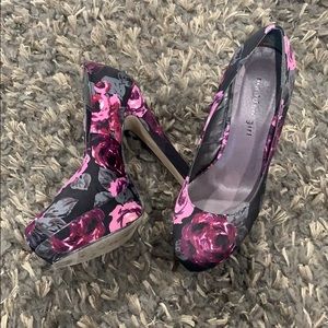 Madden Girl Pumps Sz 8